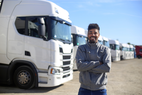 Fluxo operacional e manuseio de mercadorias no galpão central da BeOn, principal transportadora em SP para e-commerce